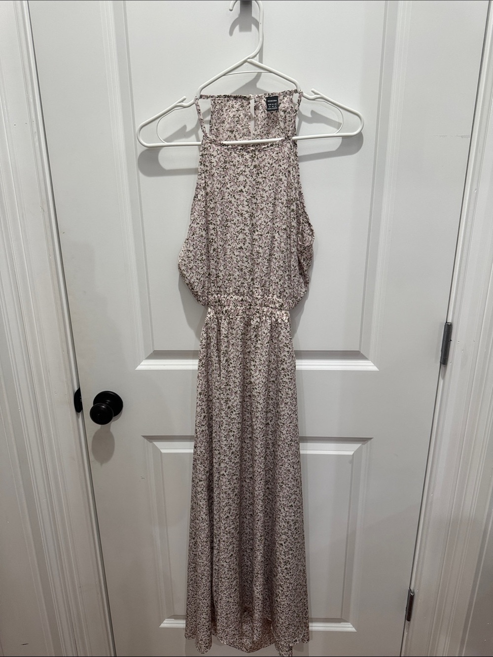 Women's Floral Backless Maxi Dress - Cream